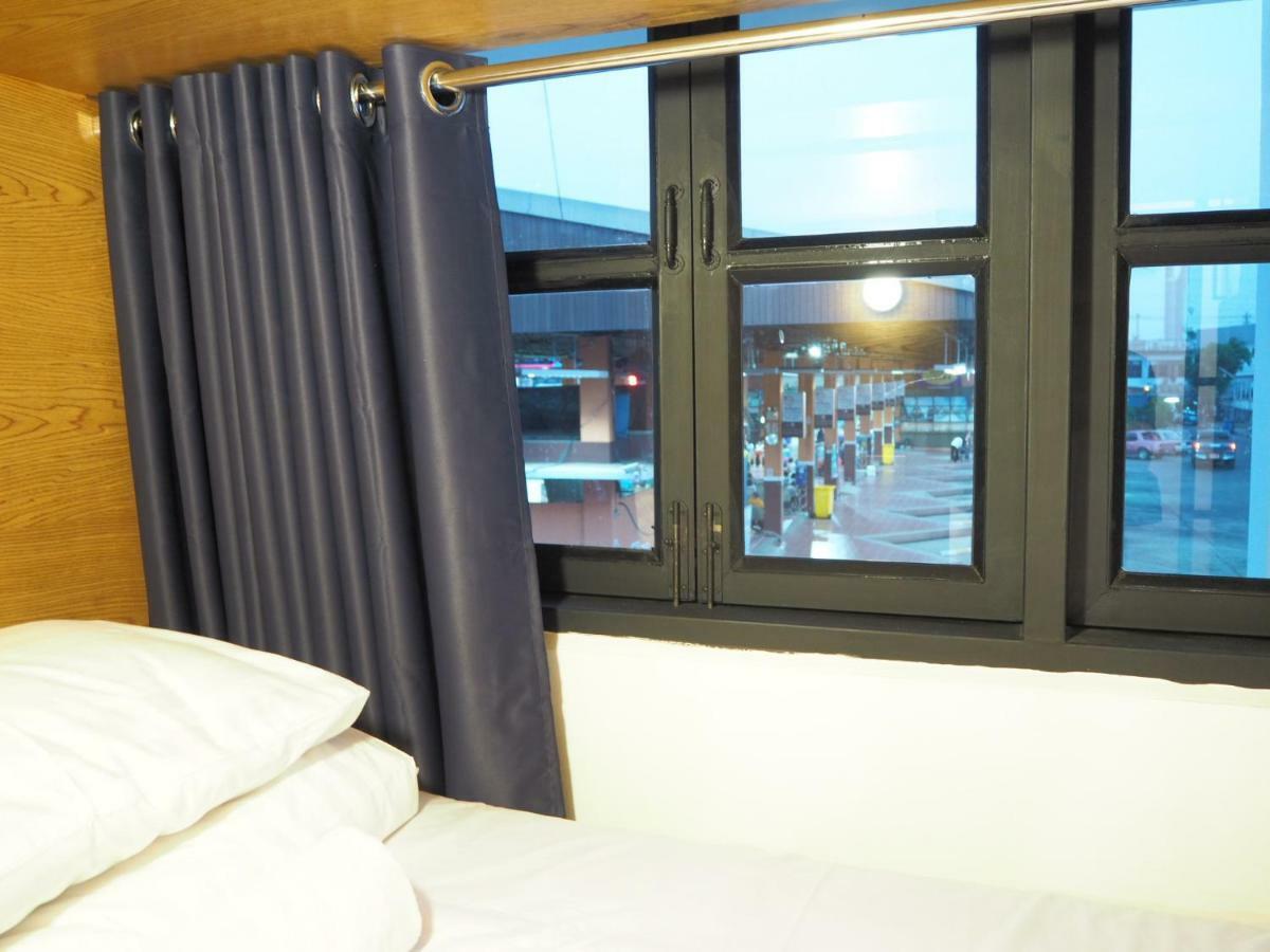 Terminal Hostel Лампанг Экстерьер фото
