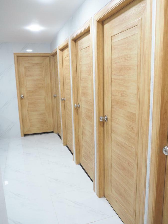 Terminal Hostel Лампанг Экстерьер фото