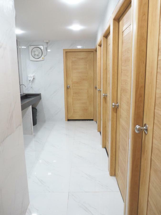 Terminal Hostel Лампанг Экстерьер фото