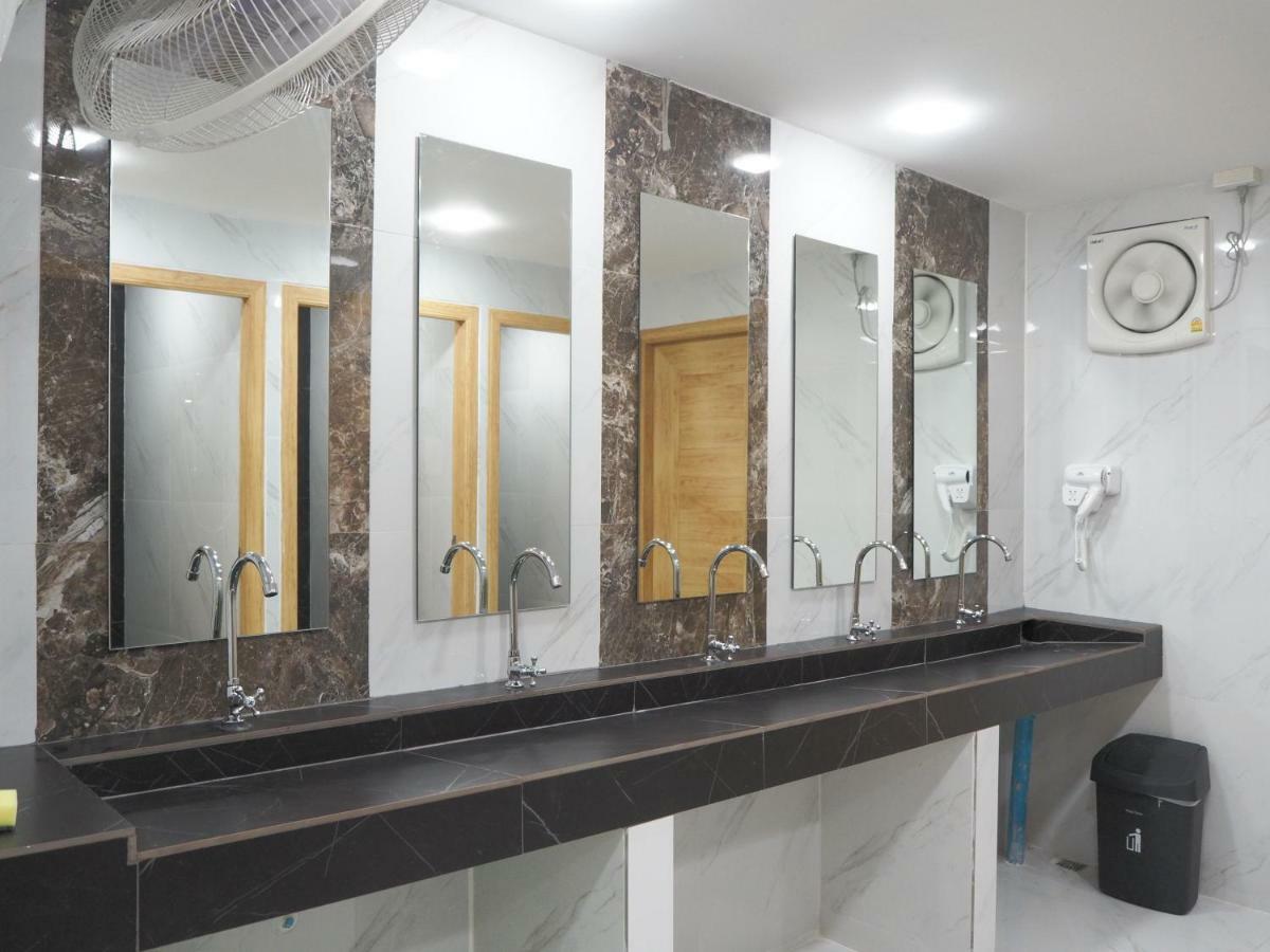 Terminal Hostel Лампанг Экстерьер фото